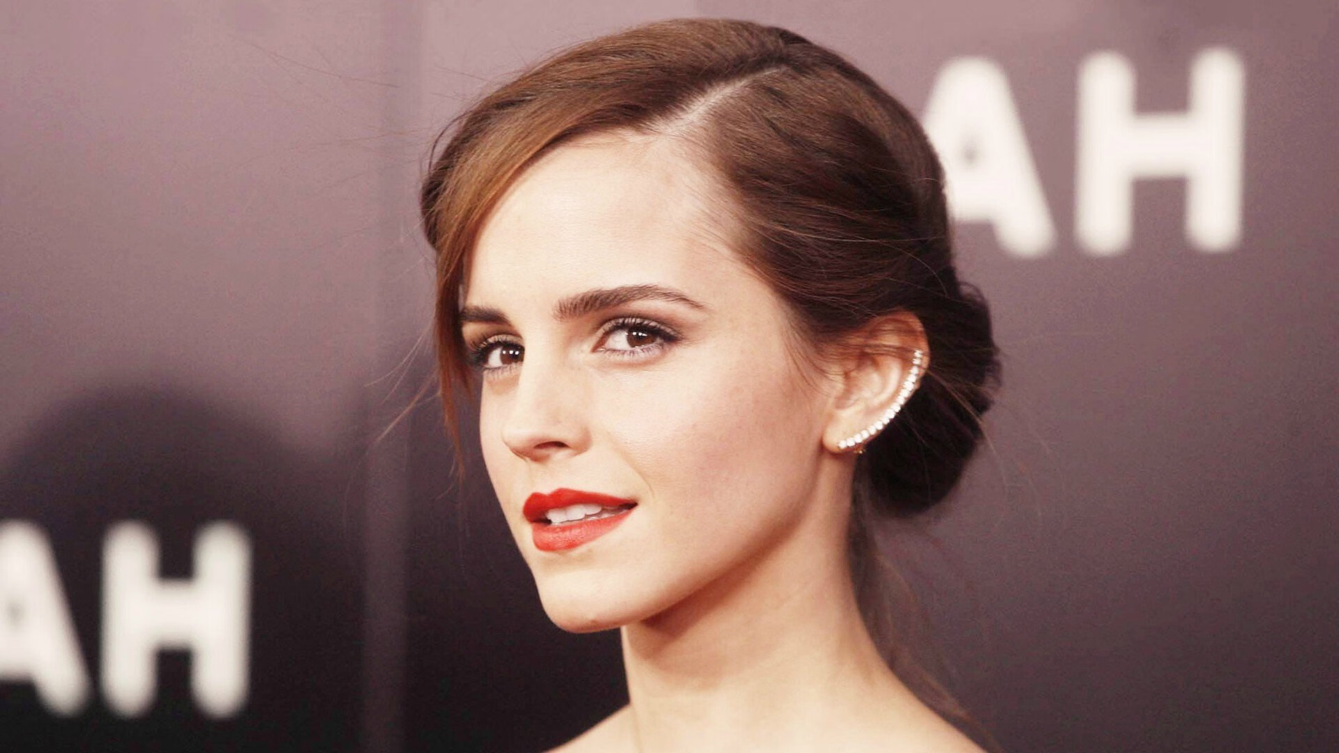 全球杯篮球决赛引发球迷的极大热情，全球篮球赛事