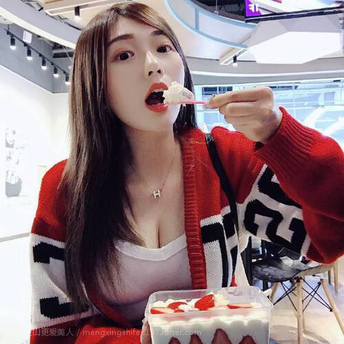 “台球高手齐聚天府校区，挑战精准与速度的极限”